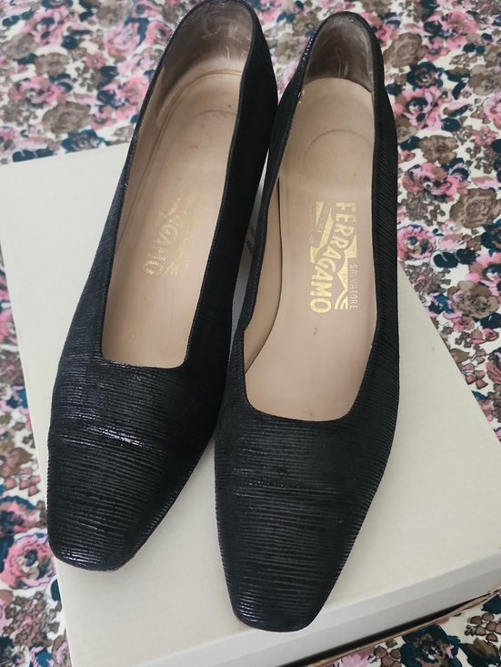 Salvatore Ferragamo Shoes - Salvatore Ferragamo Black Textured Leather Block Heel Pumps Women's 9